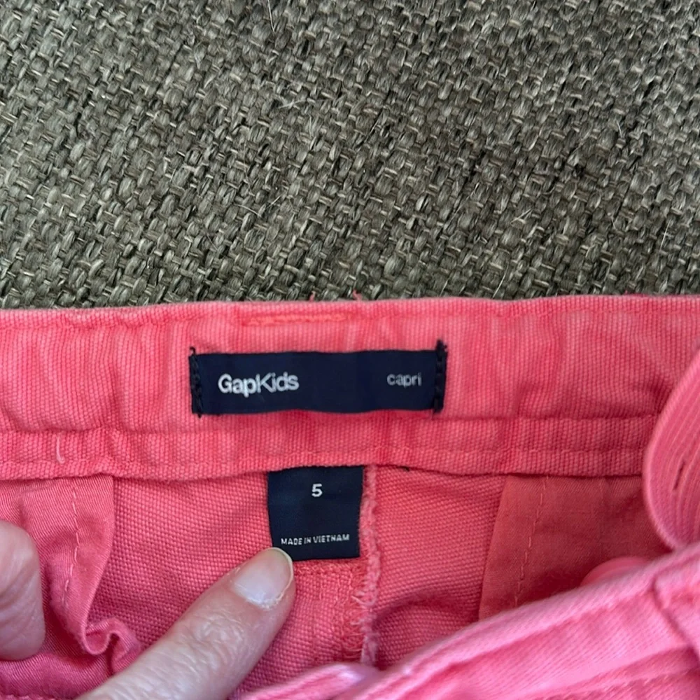 GAP Kids Girls Coral Capri pants Size 5